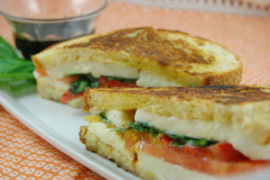 grilled-caprese-sandwich
