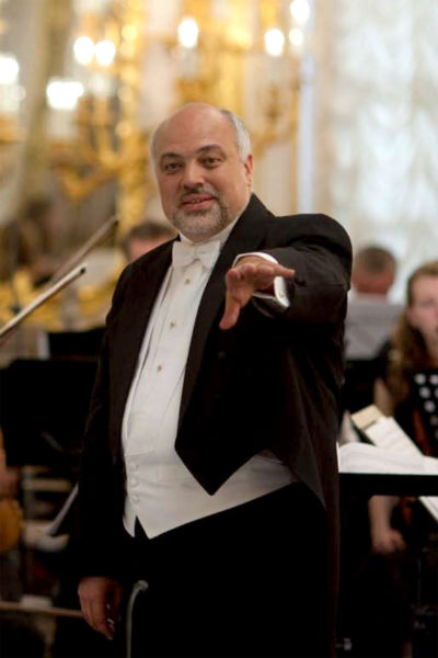 Konstantinas Orbelianas, keturis kartus nominuotas „Grammy“, džiaugiasi priimdamas Niujorko operą