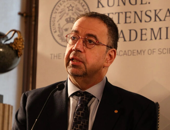 Acemoglu_at_2024_Nobel_Prize_Conference_2_-cropped---1-