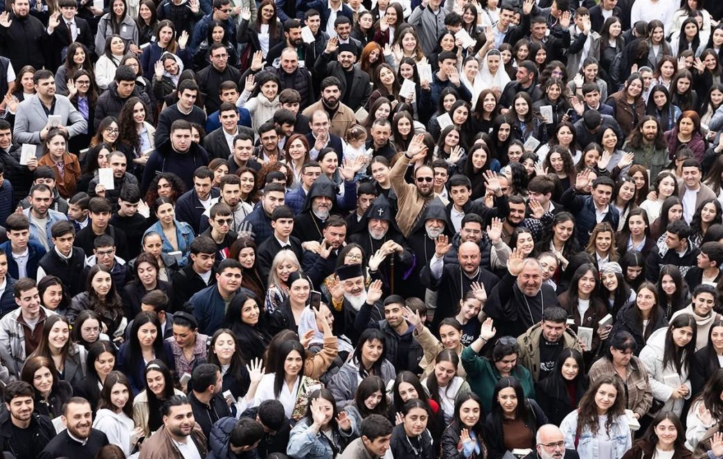 Catholicos of All Armenians Karekin II Meets with Youth