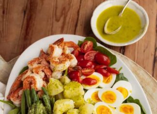Potato & Garlic Shrimp Niçoise Salad with Green Onion Vinaigrette